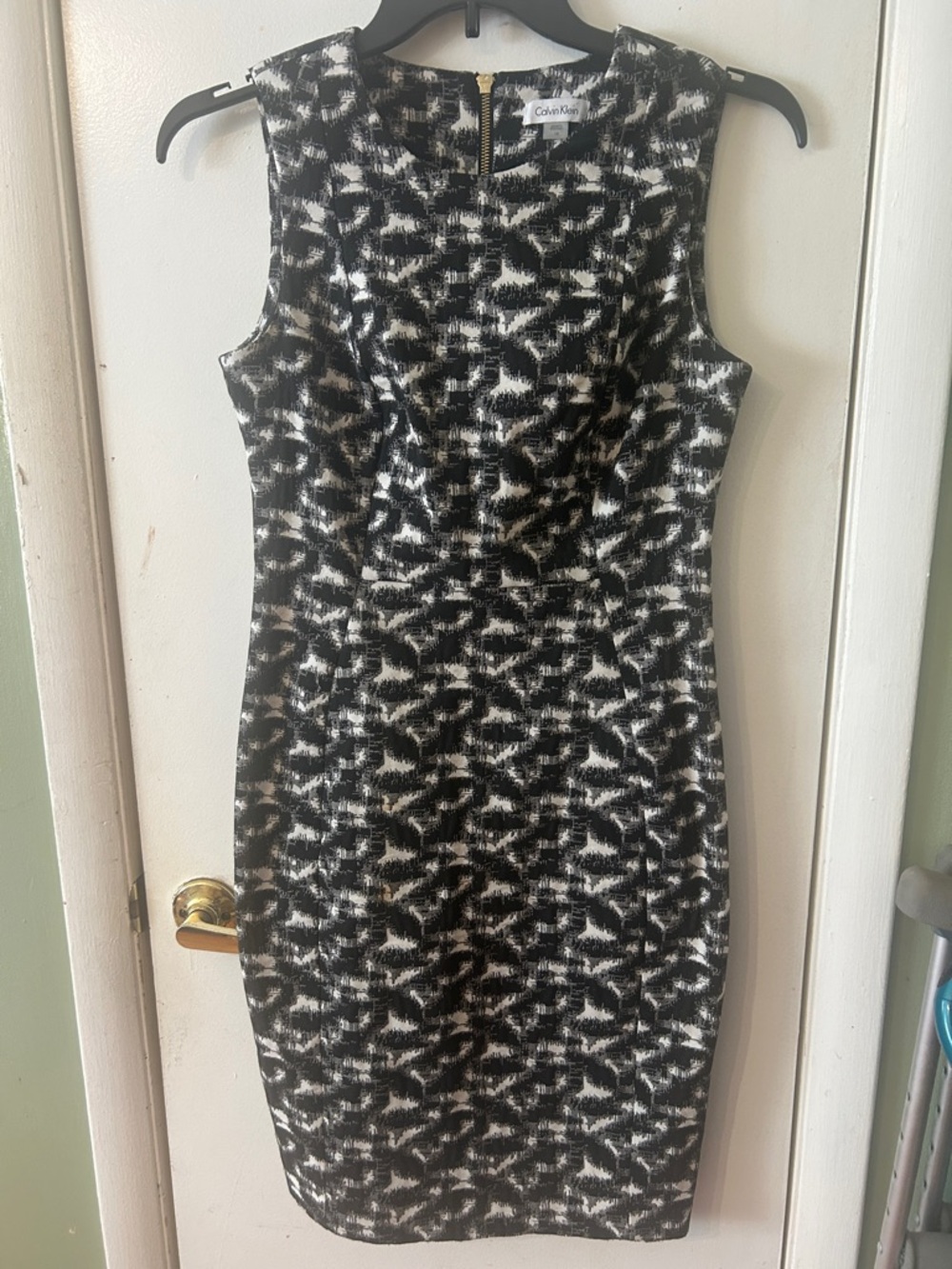 Calvin Klein Monochrome Floral Scuba Sheath Dress sz 10 EUC
